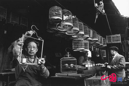 Bird seller, Yibin, Sichuan, 1989