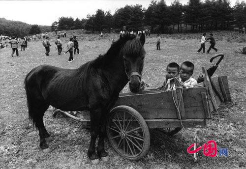 Children in the mountains, Xuanwei, Yunnan, 1991