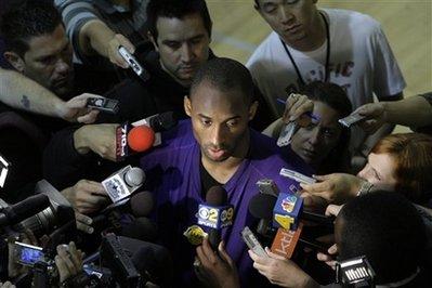 Los Angeles Lakers' Kobe Bryant talks to reporters after basketball practice in El Segundo, Calif., Monday, June 1, 2009. The Lakers will face the Orlando Magic Thursday in the NBA basketball finals. [Jae C. Hong/CCTV/AP Photo] 