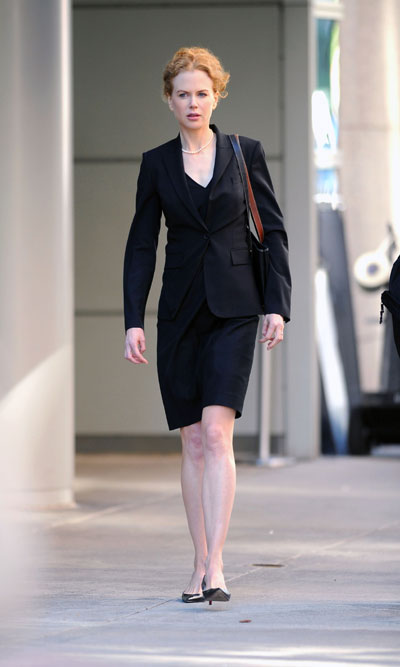 Getting back to her love of acting, Nicole Kidman is spotted on the first day of shooting her new movie 'Rabbit Hole' on June 1. The 'Moulin Rouge' hottie looks business-chic as she meanders around the New York City location at Southeby's auction house in a black blazer/skirt combo with black heels. 