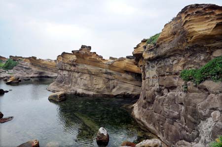 Photo taken on June 3, 2009 shows the scenery of the Yehliu Geopark in Taipei County of southeast China's Taiwan Province.