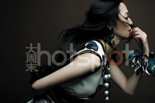 Chinese actress Yao Chen modelled for the latest issue of Hotspot Magazine. In a recent interview with magazine, she opens up about her attitude towards fame and her relatively early marriage. 