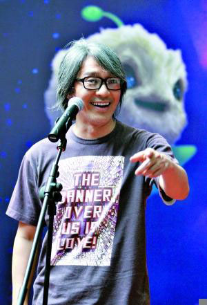 Stephen Chow speaks at a press conference in Beijing on Monday, June 8, 2009. 