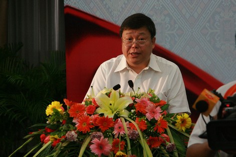 China Mobile’s Party chief Zhang Chunjiang delivers a speech at the signing ceremony.