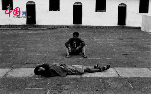 Mental hospital in Sichuan, 1990