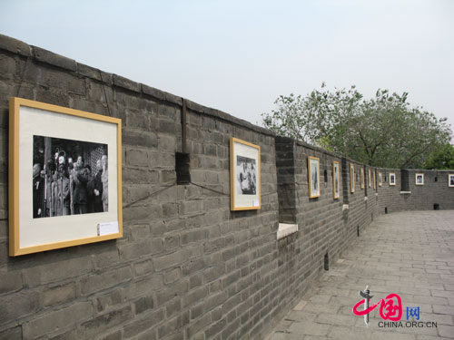 Photos exhibited on the two kilometer city wall
