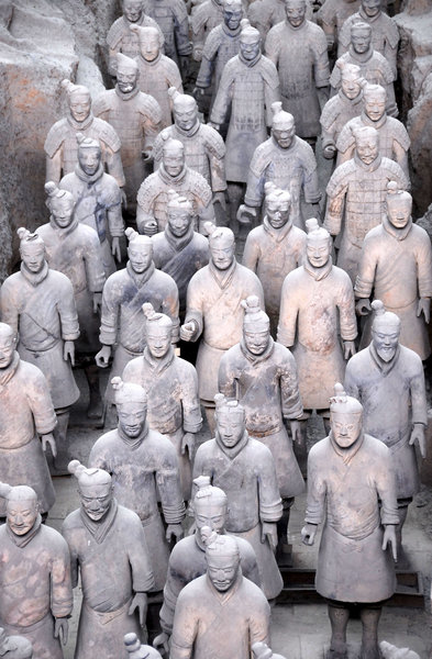 File photo shows ancient terra-cotta warriors in No. 1 pit of Qinshihuang mausoleum in Xi'an, northwest China's Shaanxi province. [CFP]