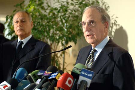 Visiting U.S. peace envoy George Mitchell speaks at a press conference after meeting with the Egyptian Foreign Minister Ahmed Abul Gheit in Cairo, capital of Egypt, June 11, 2009.