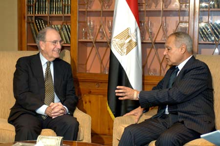 Visiting U.S. peace envoy George Mitchell (L) meets with the Egyptian Foreign Minister Ahmed Abul Gheit in Cairo, capital of Egypt, June 11, 2009.