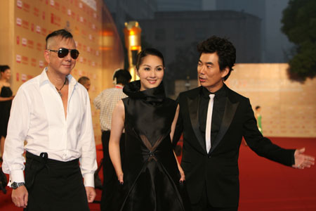  Actors Anthony Wong (L), Richie Jen (R) and Miriam Yeung attend the opening ceremony of the 12th Shanghai International Film Festival in Shanghai, east China, June 13, 2009. [Zhu Liangchengn/Xinhua]