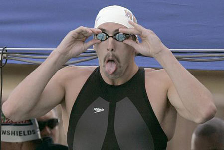 U.S. swimmer Michael Phelps prepares to compete in the men's 100 meter freestyle event during the Santa Clara International Grand Prix swim meet in Santa Clara, California June 14, 2009.[Xinhua/Reuters]