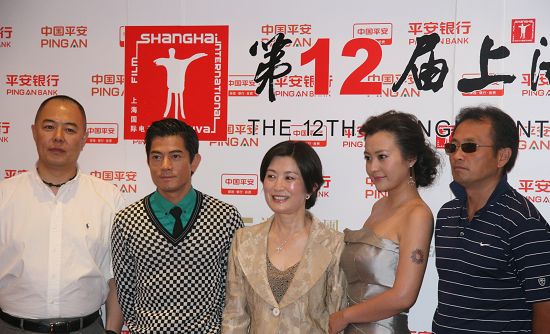 (L-R) Zhang Tielin, Aaron Kwok, Yao Shuhua, Hao Lei and Ding Zhicheng 