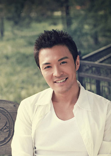 A new photo spread of Chinese actor Yu Xiaowei 