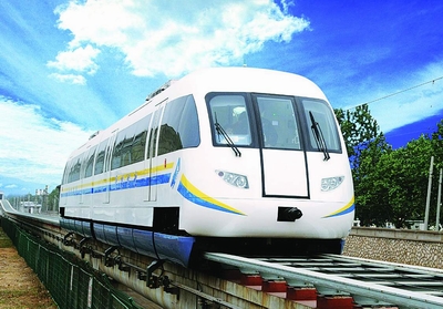 China's first home-made low-and medium-speed maglev train is under running test in Tangshan in north China's Hebei Province on Monday, June 15, 2009. [Photo: Yanzhao Metropolis Daily]