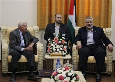 Former U.S. President Jimmy Carter, left, sits with Ismail Haniyeh, head of Gaza's Hamas government, during their meeting in Haniyeh's office in Gaza City,Tuesday, June 16, 2009. [Ashraf Amra/CCTV/AP Photo] 