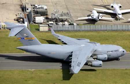 Aeroplanes are seen in the aerial view photo taken during the 48th international Paris Air Show at Le Bourget airport in Paris, France, June 17, 2009. [Zhang Yuwei/Xinhua] 