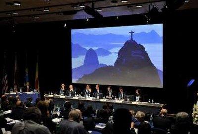 Members of Rio de Janeiro 2016 present their candidature to the International Olympic Committee (IOC) members during the third briefing for IOC members on the candidature for the 2016 Olympic Games at the Olympic museum in Lausanne June 17, 2009. [CCTV/REUTERS/POOL/Dominic Favre SWITZERLAND SPORT OLYMPICS] 