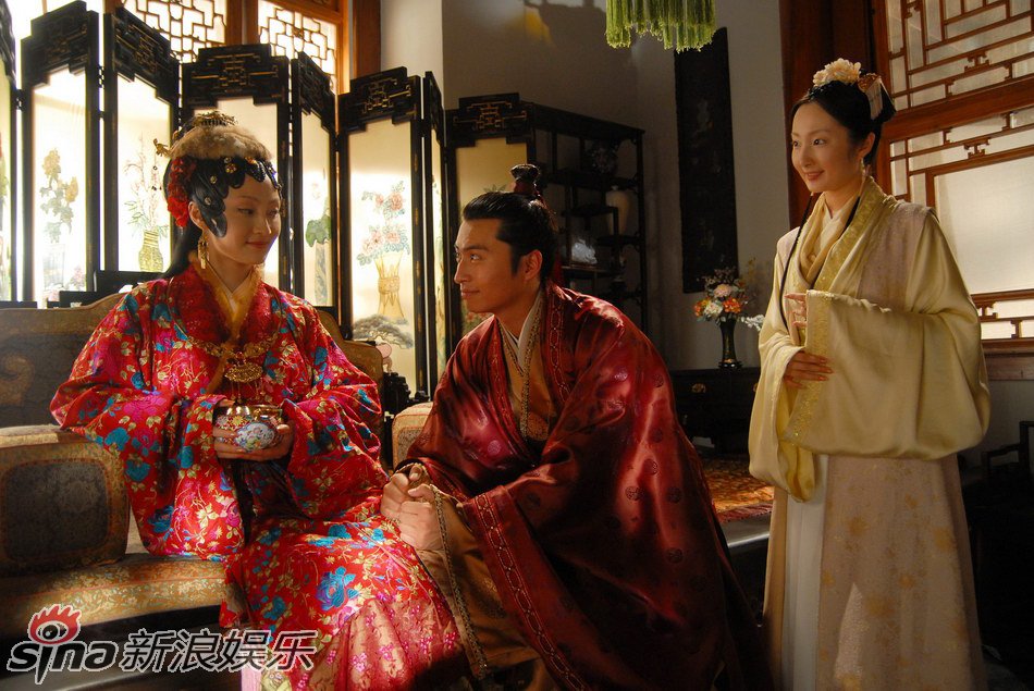 Wang Xifeng flirts with Jia Rong (M), nephew of her husband [sina.com]