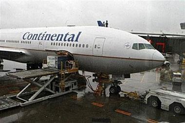 Continental Airlines Flight 61 is seen at Newark Liberty International Airport in Newark, New Jersey. [Daniel Barry/AFP/Getty Images] 