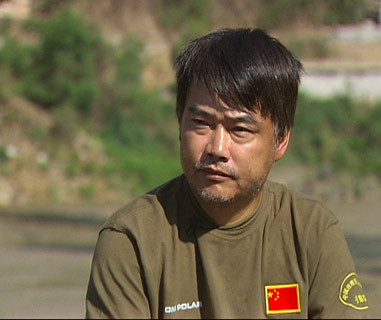 Yang Yong, a scientist and environmentalist with the Research Institute of Hengduan Mountains, thinks the discontinuation order of the Ministry of Environmental Protection has produced a deterrent effect. 'It shows the central government has attached great importance to environmental protection in southwest China.' [Photo from CCTV]