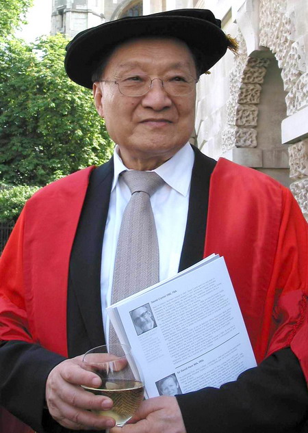 Writer Louis Cha was awarded honorary doctorate from Cambridge University in 2005.