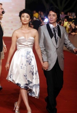 Zhao Tao (L) and Hu Xueye