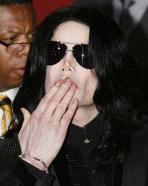 U.S. singer Michael Jackson arrives for the 2006 World Music Awards at Earls Court in London in November 15, 2006 file photo.