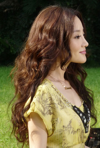 Li Xiaolu: curly haired lady