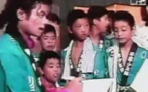 The late super idol Michael Jackson spent a holiday in Hong Kong in 1987, where he visited the Shaw Brothers film studio, and TVB, Hong Kong's first commercial television station, where he was photographed in ancient Chinese costume at the TV studio in Qingshui Bay.