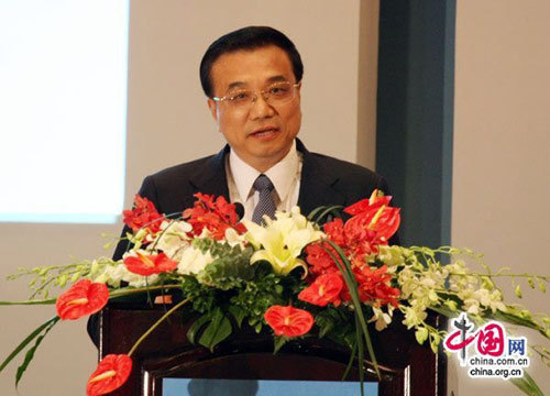 Chinese Vice Premier Li Keqing delivers a keynote speech in Beijing July 2, 2009 at the Global Think-Tank Summit.