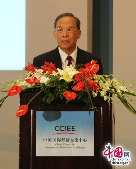 Zeng Peiyan, chairman of the China Center for International Economic Exchanges (CCIEE) chairs the Global Think-Tank Summit held in Beijing on July 2, 2009.