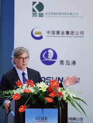 John Lawson Thornton, chairman of board of Trustees of Brookings Institution, delivers a keynote speech at the Global Think-Tank Summit held in Beijing on July 2, 2009.