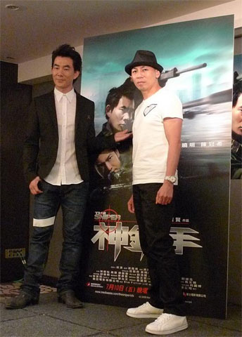 Richie Jen and director Dante Lam (r) at the Taiwan promo of 'Sniper' in Taipei, July 1, 2009 