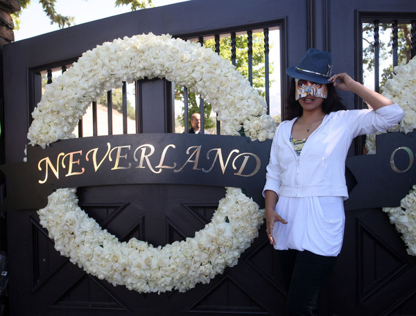 A fan outside of Neverland Ranch, the former home of pop icon Michael Jackson, on July 2, 2009 in Los Olivos, California. Jackson died one week ago today.