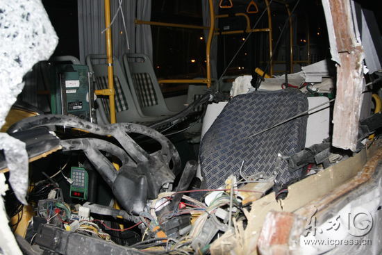 Three people were killed and 14 others injured Sunday night as a bus lost control and entered the opposite lane to collide with more than 10 vehicles on a bridge in Shanghai. The accident occurred at around 9:30 p.m. Sunday on the Yangpu Bridge. [Xinhua] 