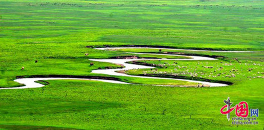 Inner Mongolia Landscape. Eco-travel vacations have become tourists' first choice as more people pay attention to the environment and their health. Eco-areas in Inner Mongolia, Qinghai and Xinjiang are becoming even more polpular thanks to their remote locations and abundance of sunlight and fresh air.