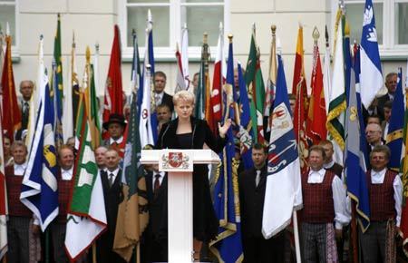 Lithuania's new President Dalia Grybauskaite delivers a speech during her inauguration in Vilnius on July 12, 2009. Dalia Grybauskaite took office on Sunday, becoming the first female president of Lithuania. [Xinhua]