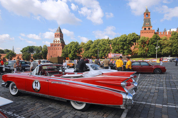 A car seen on Vasilievsky Spusk next to Red Square before the start of a rally in Moscow, Russia, July 12, 2009. Classic cars rally is held due to FIVA rules and only original cars produced before 1979 are accepted. [CFP]