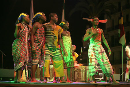 Tanzanian dancers perform during the second Pan African Cultural Festival in Algiers, capital of Algeria, July 13, 2009. [Mahamad/Xinhua]