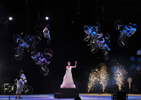 Artists perform at the opening ceremony of the 18th Maccabiah Games, known as the Jewish Olympics, in Ramat Gan stadium near Tel Aviv, Israel, July 13, 2009. Over 7,000 athletes from 51 countries and regions will take part in the games held every four years since 1932. (Xinhua/Yin Bogu) 