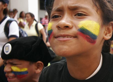 Colombian children celebrate the 199th anniversary of the nation's independence in the northern city of Cartagena, on July 20, 2009.