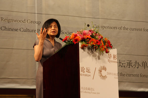 Chinese writer-filmmaker Sun Shuyun, a consultant of the Institute for Strategic Dialogue, speaks about the institute's upcoming art conference at a press conference in Beijing on July 21, 2009.