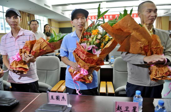贵州3名矿工被困25天获救续：今日出院(图)