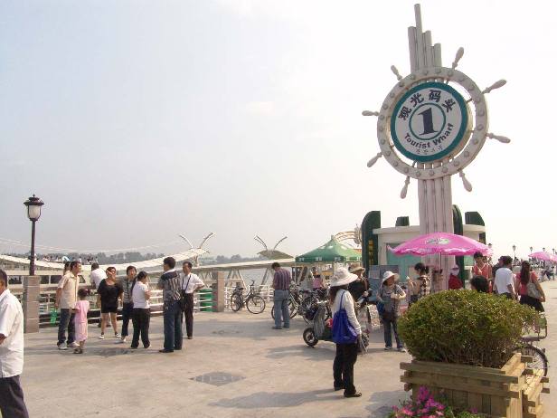 Tour boats are also available, but most are grungy and slow. They cater mostly to Chinese, with guides speaking only in Mandarin. For 50 yuan, they will bring you closer to the North Korean coast than you can get by just about any other legal method. 