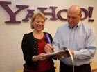 Microsoft, Yahoo sign deal