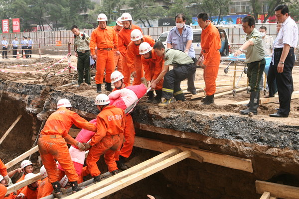 Two people were killed when a subway tunnel under construction collapsed in Xi'an, capital city of northwest China's Shaanxi Province on Sunday. [CFP]