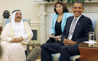 U.S. President Barack Obama (R) meets with Al-Ahmad Al-Jaber Al-Sabah, the Emir of Kuwait, in the Oval Office of the White House in Washington, pledging to further cooperation with the gulf Arab country, August 3, 2009. [Xinhua/Reuters]
