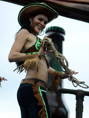 A contestant participates in a beauty contest of cowgirls to mark the traditional San Sebastian festival in Diriamba, southern agriculture and animal husbandry city of Nicaragua, Aug. 3, 2009. [Jairo Cajin/Xinhua]