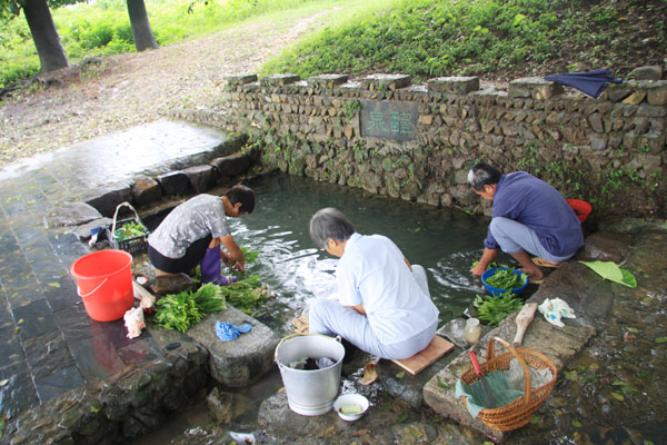 The beautiful ancient village of Nanping in southwestern Yixian county, Anhui Province, has been a popular filming location for many Chinese movies and television programs. [Photo: CRIENGLISH.com]