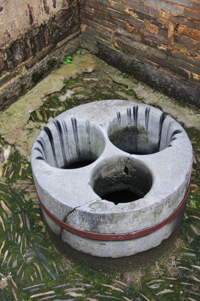 Distinct ancient eye-wells in Nanping.[Photo: CRIENGLISH.com]